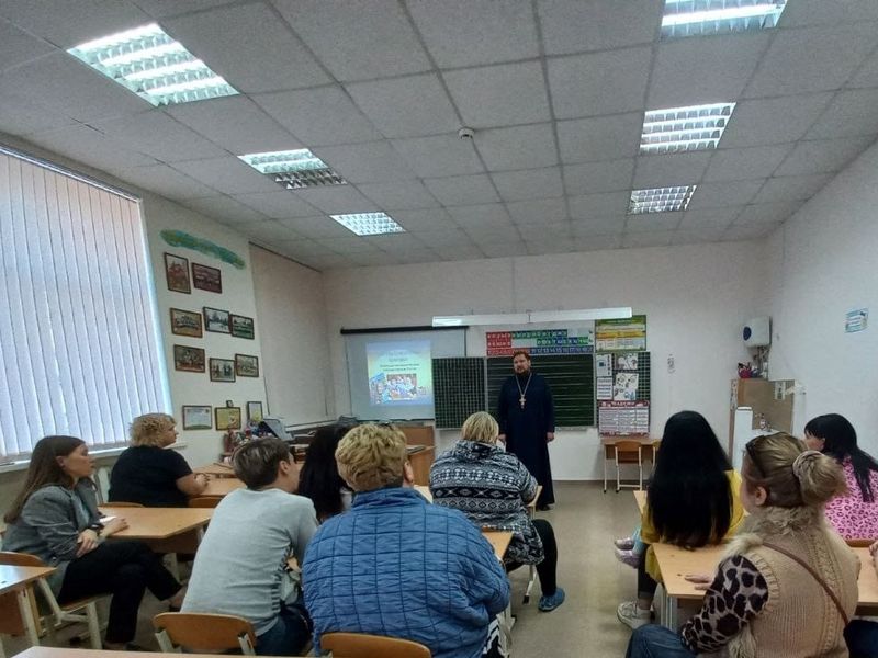 Настоятель Державного храма посетил Школу №2