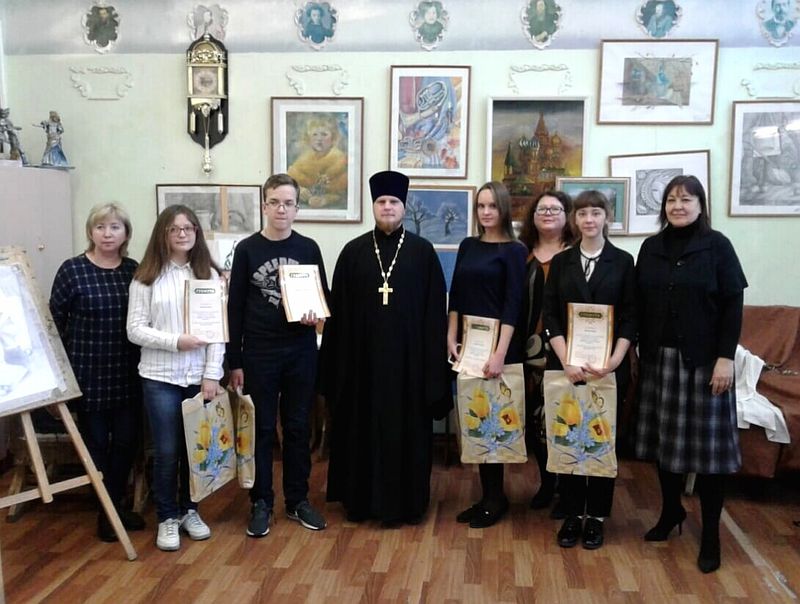 В Зверево-Никольском благочинии наградили участников художественной олимпиады