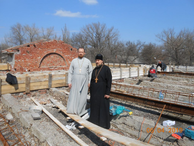 В храме священномученика Захарии Лобова ведутся работы по благоустройству здания