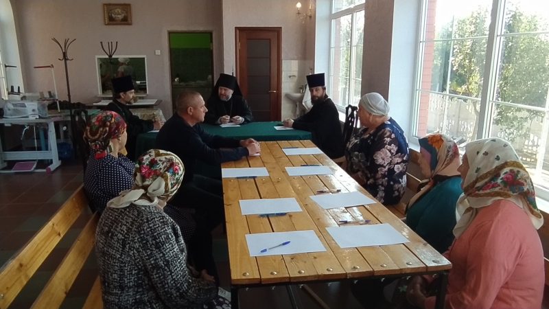 Преосвященнейший епископ Симон возглавил заседание Приходского совета храма святителя Алексия Московского станицы Бессергеневской Октябрьского района