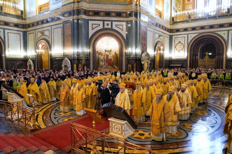 В день рождения Святейшего Патриарха Кирилла Преосвященнейший епископ Симон сослужил Предстоятелю Церкви за Божественной литургией в Храме Христа Спасителя