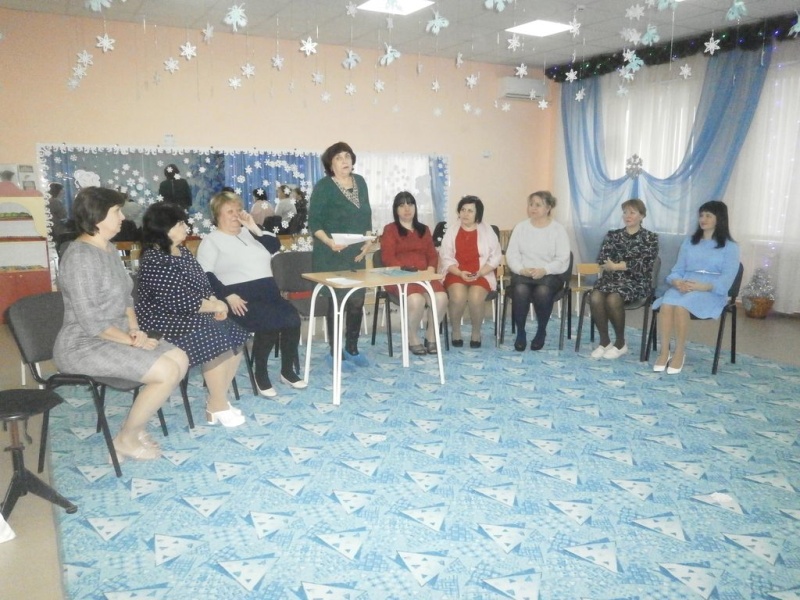 Круглый стол по теме «Пути возрождения духовной нравственности и патриотизма через единение семьи и традиций» прошел в Донецке