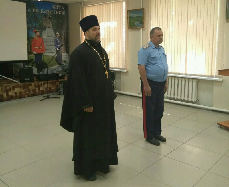 Об истоках славянской письменности кадетам казачьего кадетского корпуса им. Я.П. Бакланова рассказали иерей Евгений Поцелуев и помощником благочинного по миссионерской работе Л.П. Кравцова