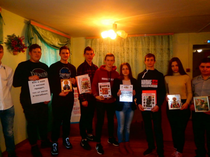 В духовно-просветительском клубе «Веков связующая нить» г. Донецка прошло мероприятие «Нашей земли святые – защитники Отечества»