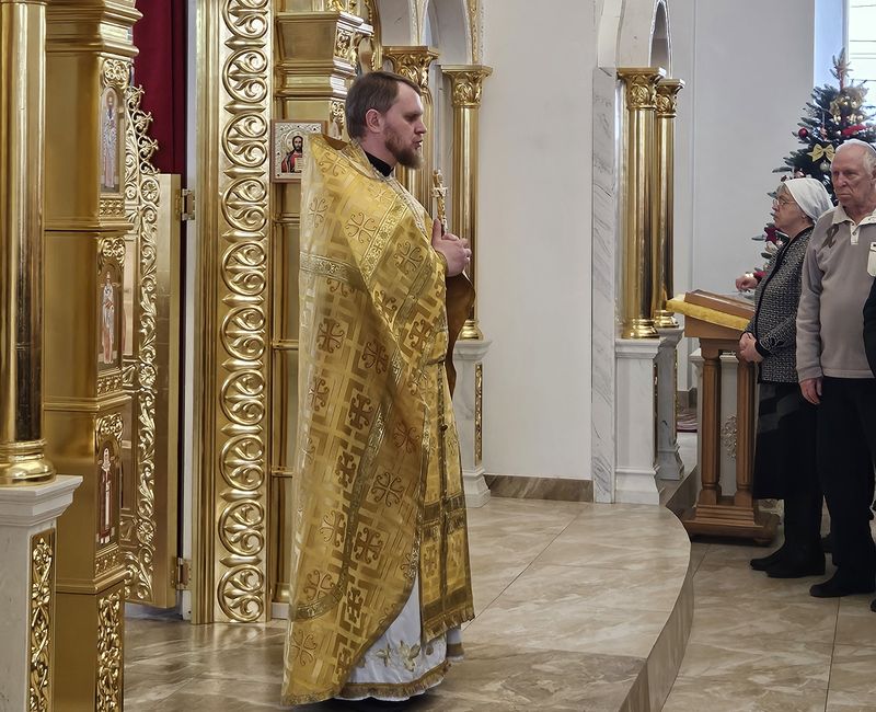 В храме святителя Николая Чудотворца города Зверево торжественно отметили престольный праздник