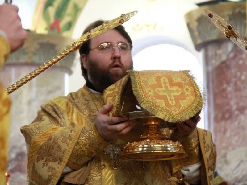 Епископ Шахтинский и Миллеровский Игнатий совершил Божественную литургию в Покровском кафедральном соборе г. Шахты