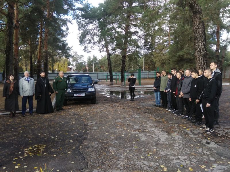 Священник благословил призывников на несение воинского служения      