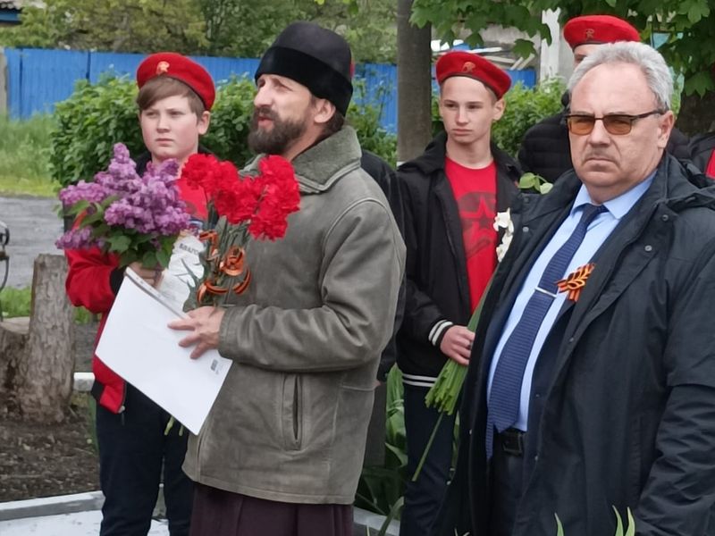 Иеромонах Арсений (Алимов) принял участие в возложении цветов ко Дню Победы