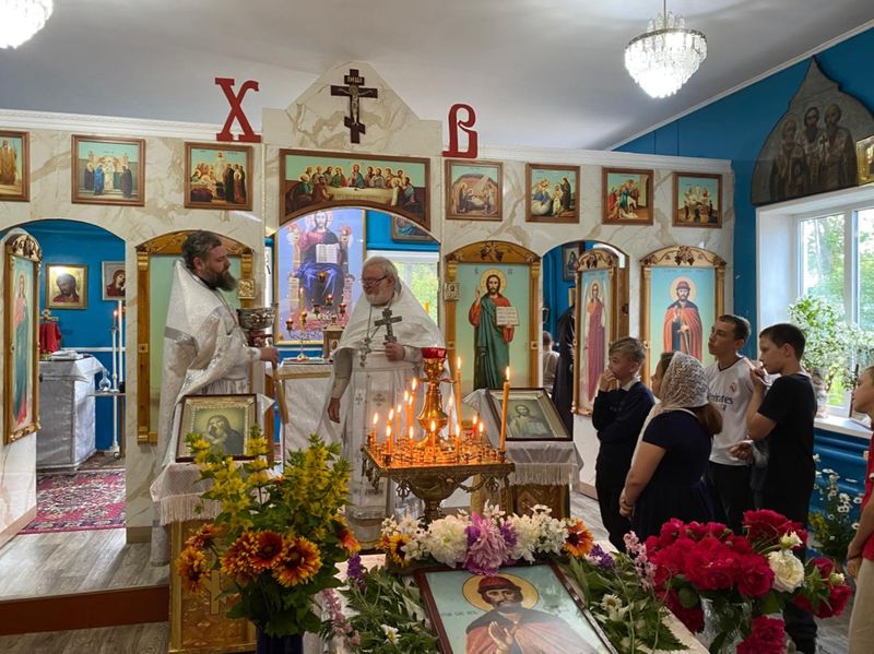 Престольный праздник в храме святого князя Димитрия Донского поселка Нижнедонской