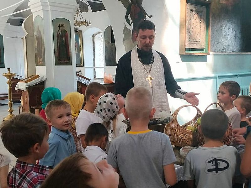 Воспитанники детского сада поучаствовали в освящении плодов