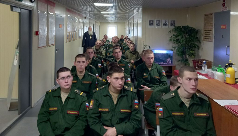 С пастырским визитом иеромонах Николай (Наметышев) провел встречу с военнослужащими 150-мотострелковой дивизии