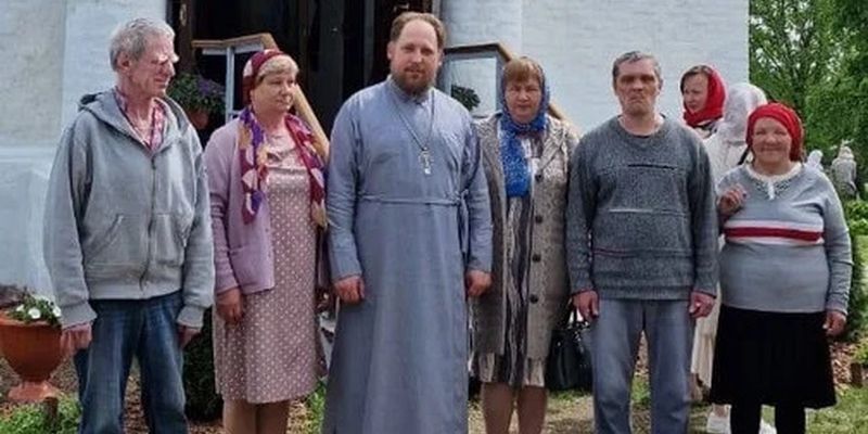 КОГДА ЦВЕТЫ ПРОБИВАЮТ АСФАЛЬТ