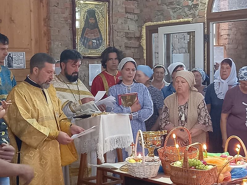 Праздник Преображения Господня отметили в Никольском храме слободы Кашары