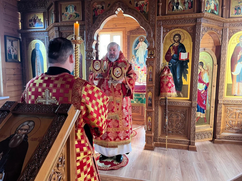 Пасхальное богослужение в храме преподобного Сергия Радонежского города Шахты