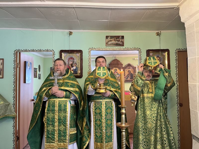 Престольный праздник в молитвенном доме в честь преподобного Серафима Саровского отметили соборным богослужением