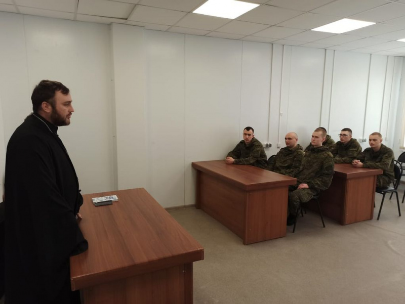 Иерей Сергий Липень с пастырским визитом посетил 163 танковый полк
