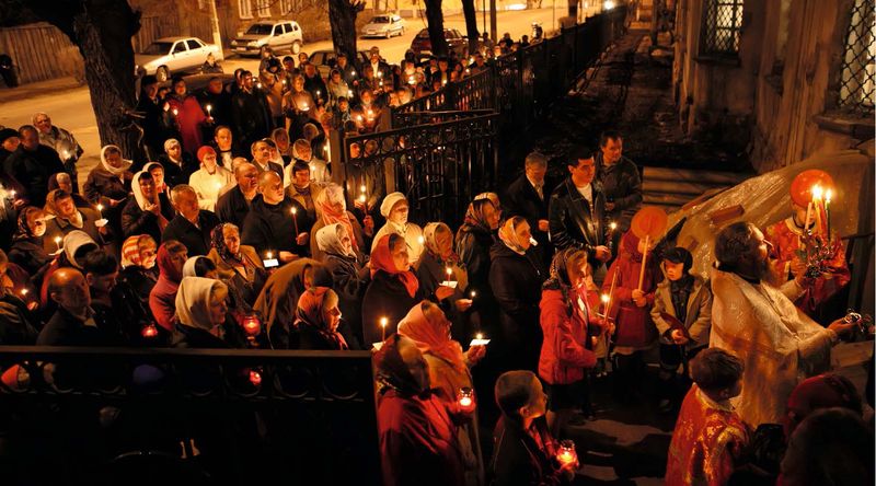 АКБАР, КАМЕНЬ ДЛЯ АВРААМА