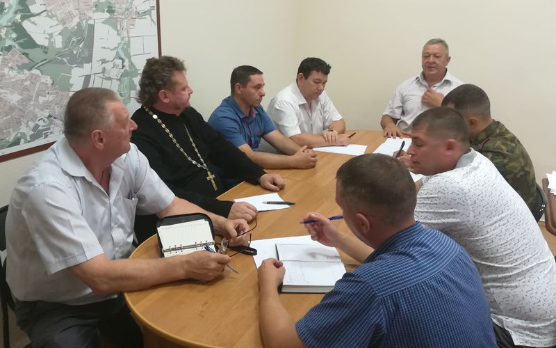 В городе Шахты состоялось собрание атаманов города, в котором принял участие духовник Александровск-Грушевского юрта протоиерей Владимир Иванов