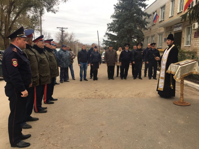 Благочинный иерей Александр Левчик совершил панихиду по погибшим сотрудникам полиции