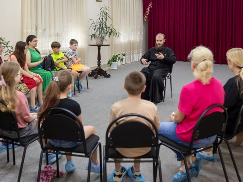 Цикл духовно-нравственных бесед для клуба «7Я» проходит в Александровск-Грушевском благочинии  