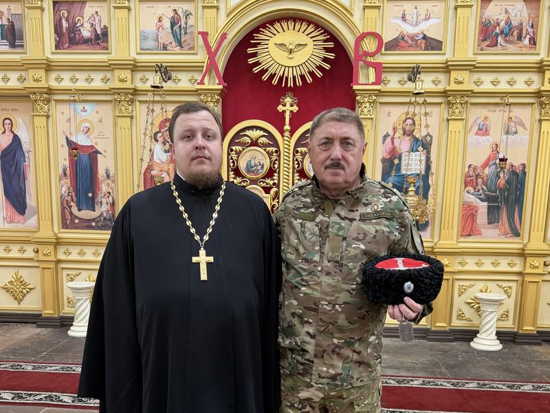 В Свято-Успенском храме станицы Калитвенской прошла рабочая встреча благочинного с представителем казачества