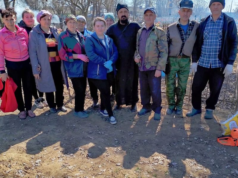 Субботник на кладбище Первомайского сельского поселения