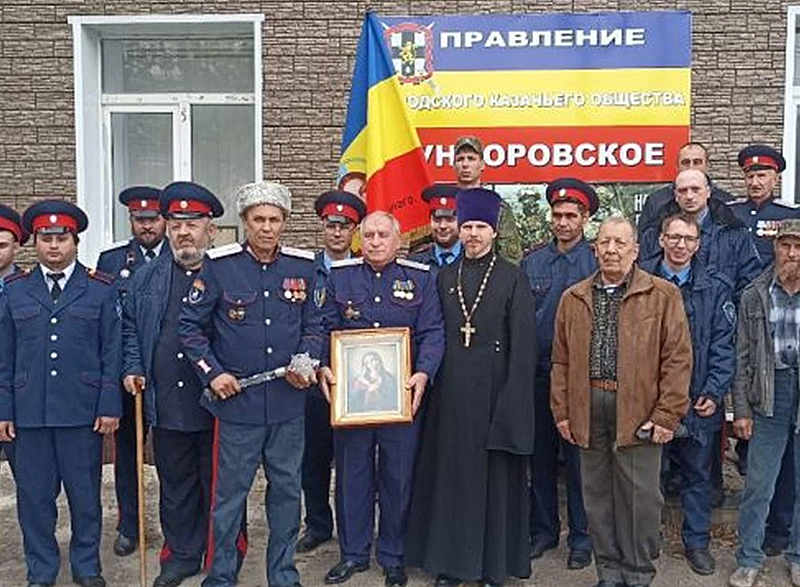 Настоятель Свято-Успенского архиерейского подворья Донецка принял участие в большом казачьем круге