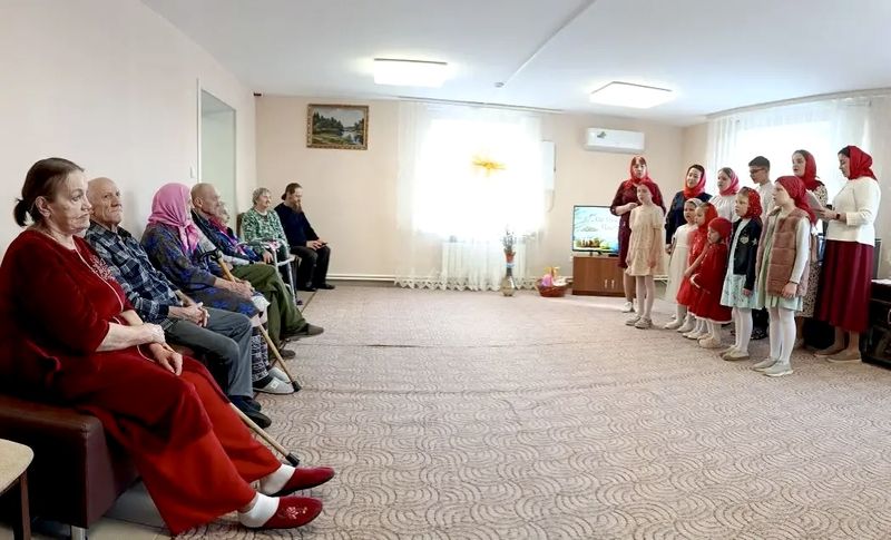 Пасхальное поздравление постояльцев реабилитационного отделения для граждан пожилого возраста и инвалидов в станице Боковской