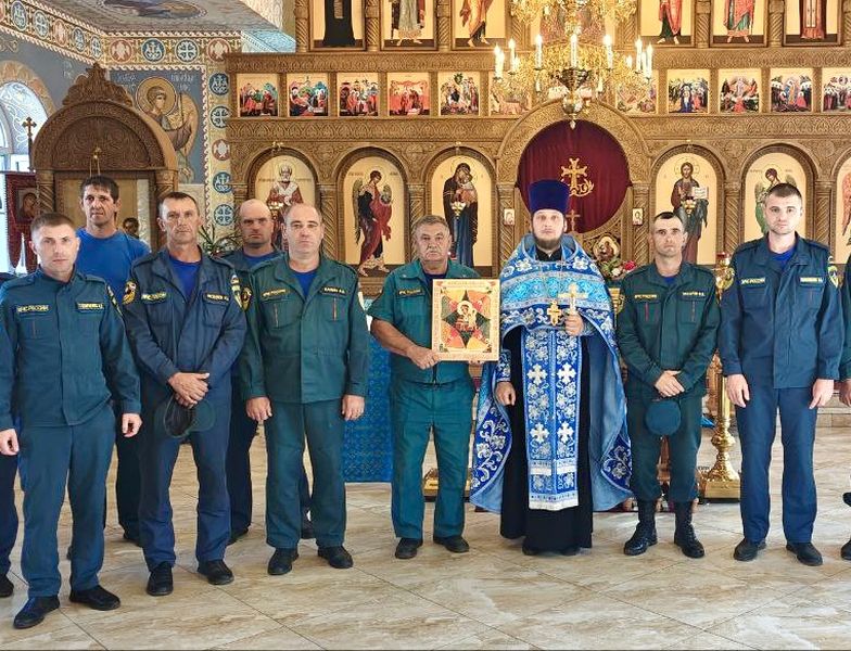 Совместный молебен перед иконой Божией Матери «Неопалимая купина» в станице Боковской   
