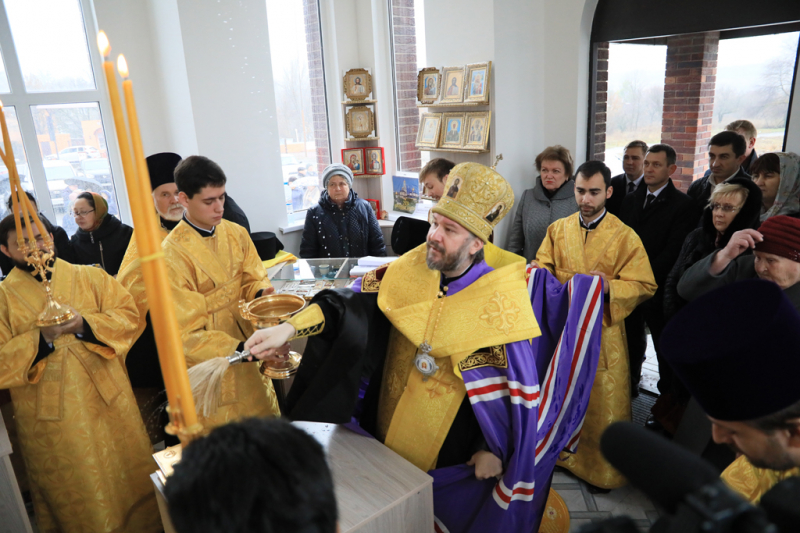 Преосвященнейший епископ Симон совершил чин малого освящения храма в честь Семистрельной иконы Божией Матери в пос. Новокадамово Артемовского сельского поселения