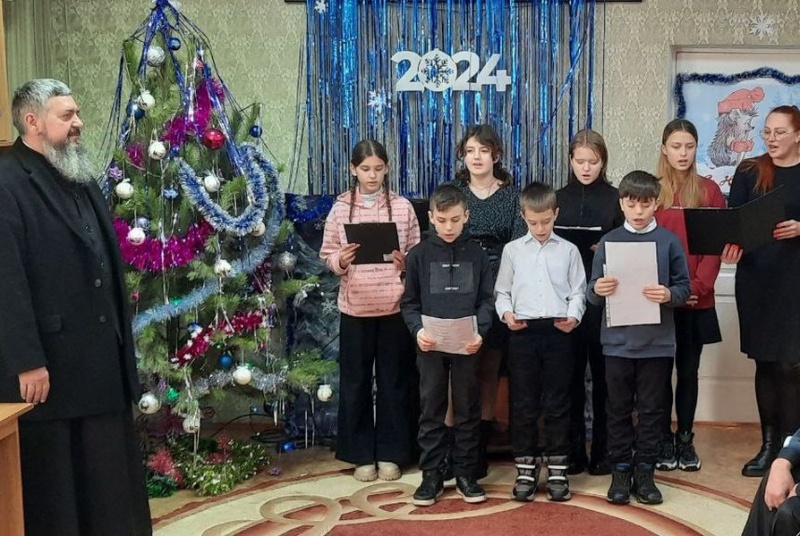 Рождественское поздравление пенсионеров в реабилитационном центре города Гуково