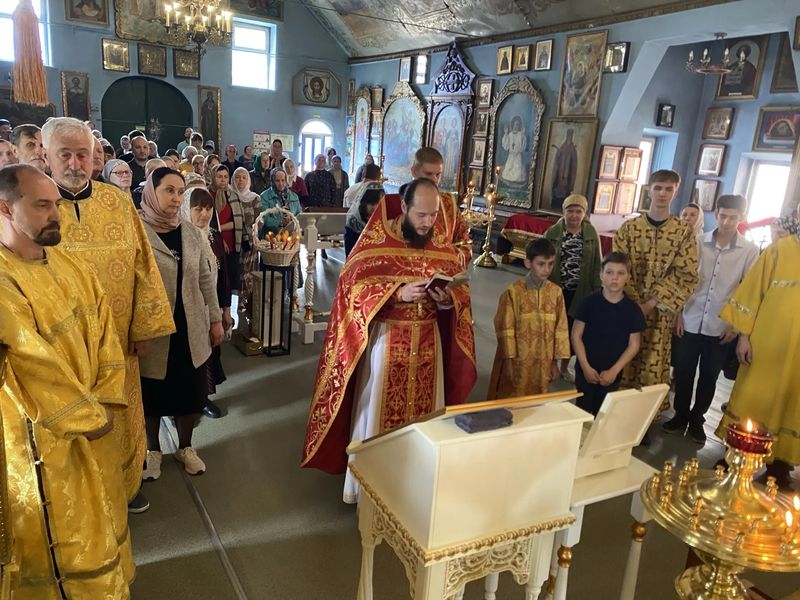 В Свято-Покрвоском храме города Шахты появилась новая святыня 