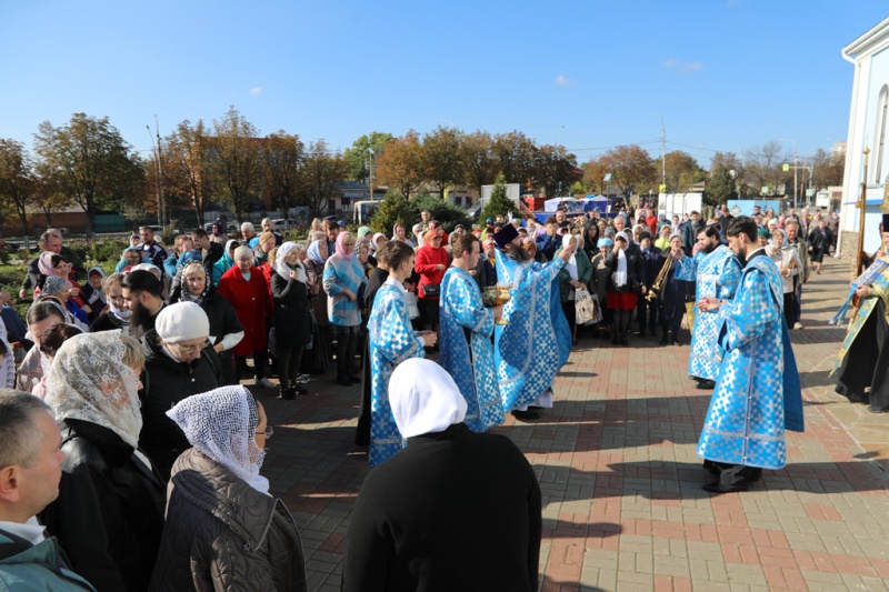 Покровский кафедральный собор города Шахты отметил престольный праздник