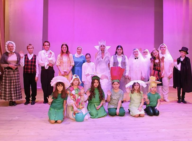 В спектакле «Снежная королева» в станице Обливской приняли участие воспитанники воскресной школы «Илиотропион»