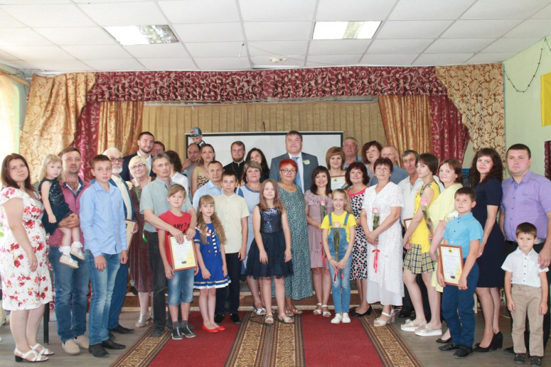 В г. Зверево состоялся праздничный концерт «Все начинается с любви», посвященный дню памяти святых благоверных князя Петра и княгини Февронии