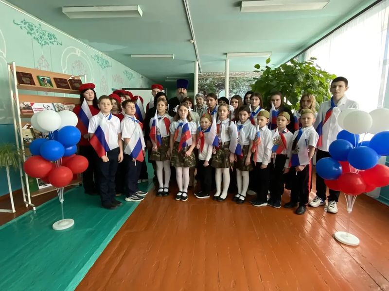 Открытый урок «Святое дело — Родине служить!» прошёл в Волченской школе