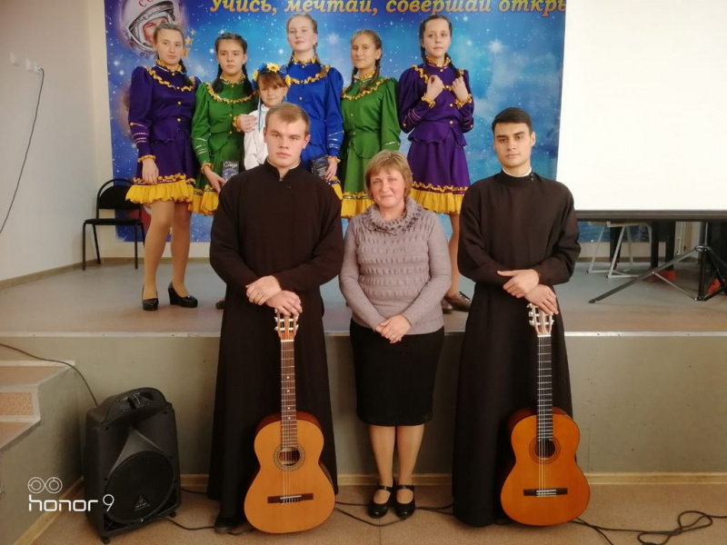 В воскресной школе «Святоч» при храме св. блгв. кн. Александра Невского г. Шахты состоялся концерт, посвященный преподобному Сергию Радонежскому