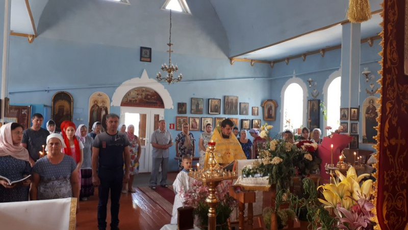 День семьи, любви и верности отметили в храме пророка Иоанна Предтечи ст. Боковской