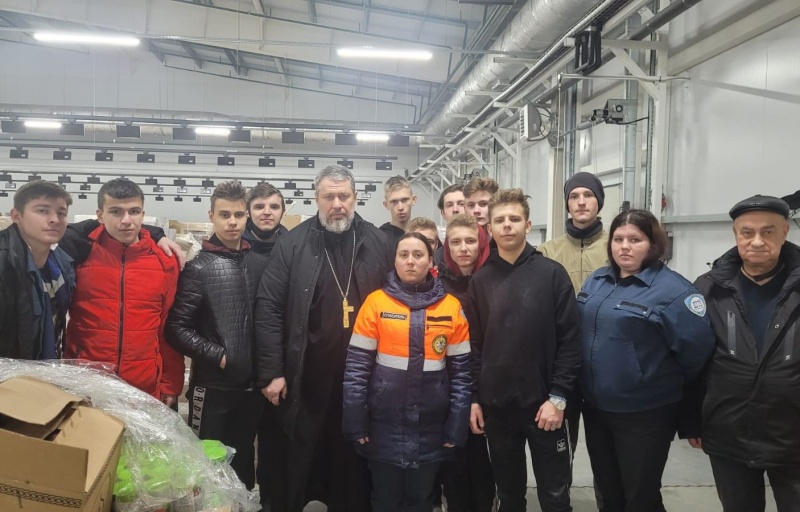 Для организации помощи вынужденным переселенцам из Донбасса в Шахтинской епархии привлекаются молодежные добровольческие организации