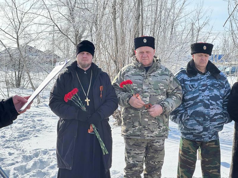 В Зверево почтили память героев-освободителей в день освобождения города от немецко-фашистских захватчиков