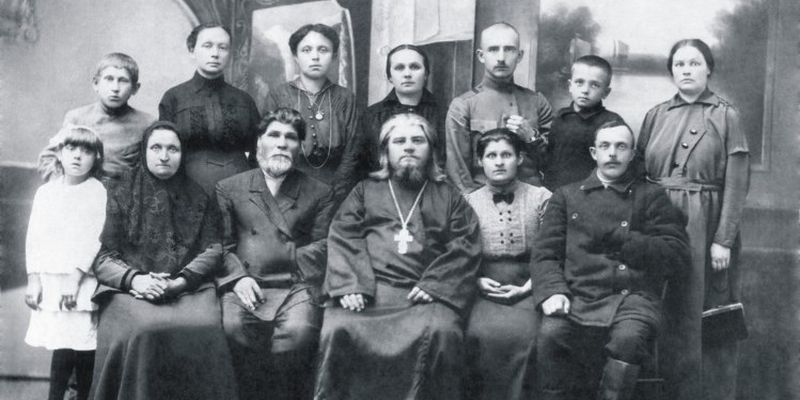 «ВОТЯКОВ ДОВОДИТ ДО ПЛАЧА ПРИСУТСТВУЮЩИХ В ЦЕРКВИ. ЕГО НАДО ИЗОЛИРОВАТЬ»