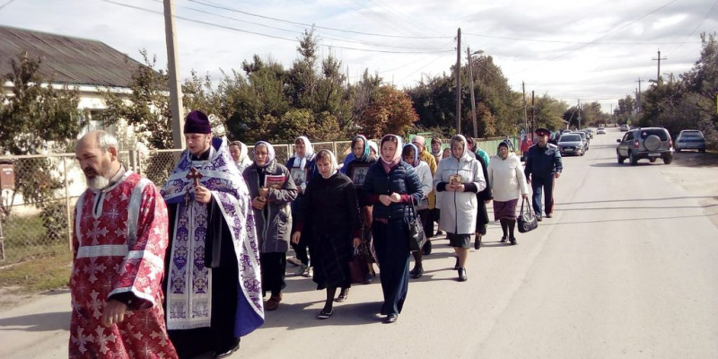 В праздник Воздвижения Честного и Животворящего Креста Господня, в станице Боковской состоялся крестный ход