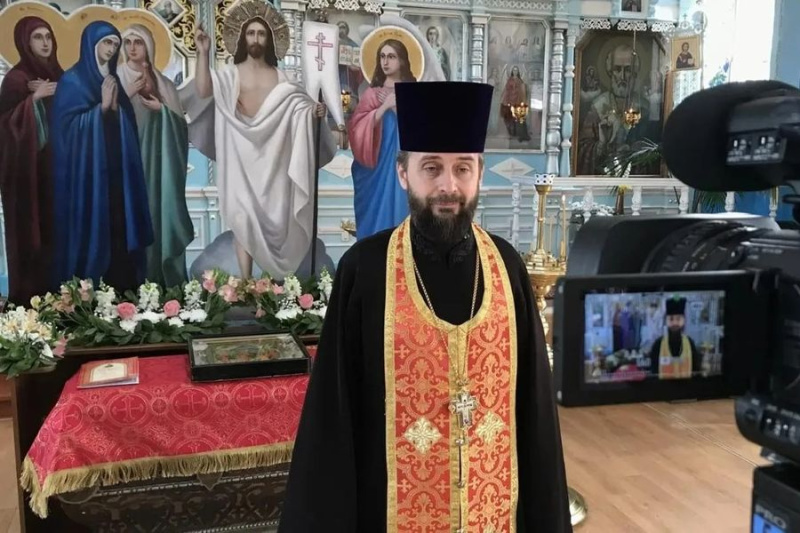 Пусть пасхальный свет озарит каждый дом! Благочинный Нижнедонского округа поздравил жителей Октябрьского района со Светлым Христовым Воскресением