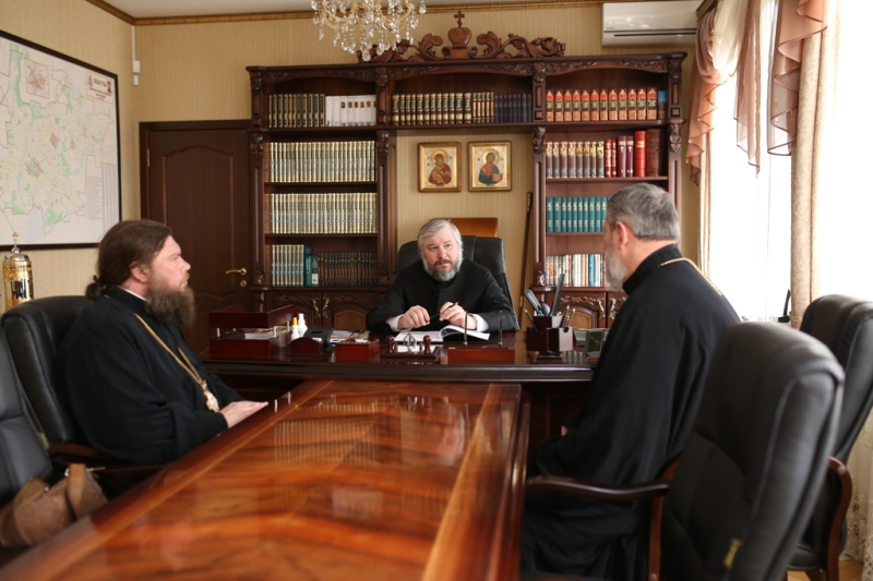 Преосвященнейший епископ Симон провел рабочее совещание с руководителями социального и молодежного епархиальных отделов