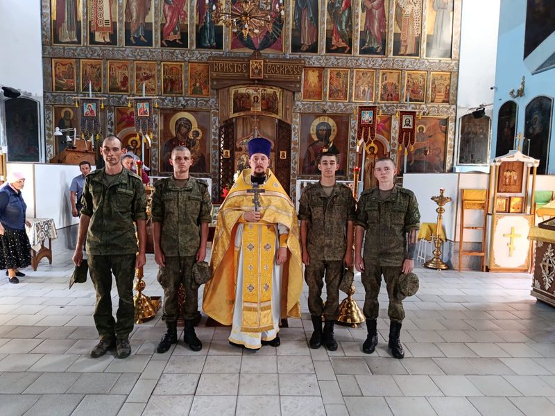 Военнослужащие приняли участие в Литургии