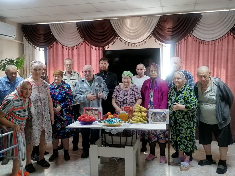 Начало Успенского поста в доме престарелых хутора Колундаевского