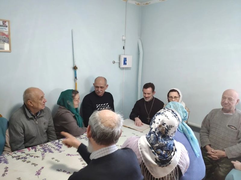 В храме Покрова Пресвятой Богородицы станицы Каргинской прошла беседа о значении православной книги