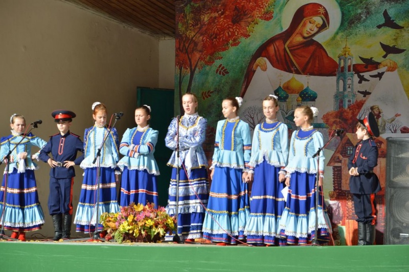 В городе Каменске-Шахтинский прошло праздничное мероприятие, посвященное празднику Покрова Пресвятой Владычицы нашей Богородицы и Приснодевы Марии