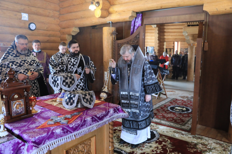 Преосвященнейший епископ Симон с архипастырским визитом посетил приход святого апостола Андрея Первозванного г. Каменск-Шахтинский