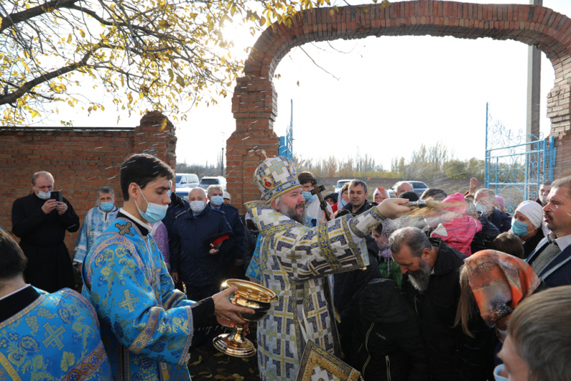 Престольное торжество в честь Божией Матери ради чудотворной иконы Ее Казанской в гуковском храме возглавил Преосвященнейший епископ Симон